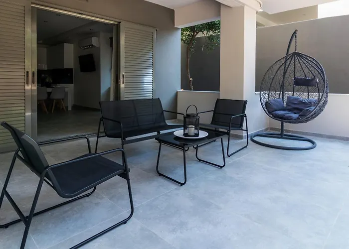 Greyt s Glyfada